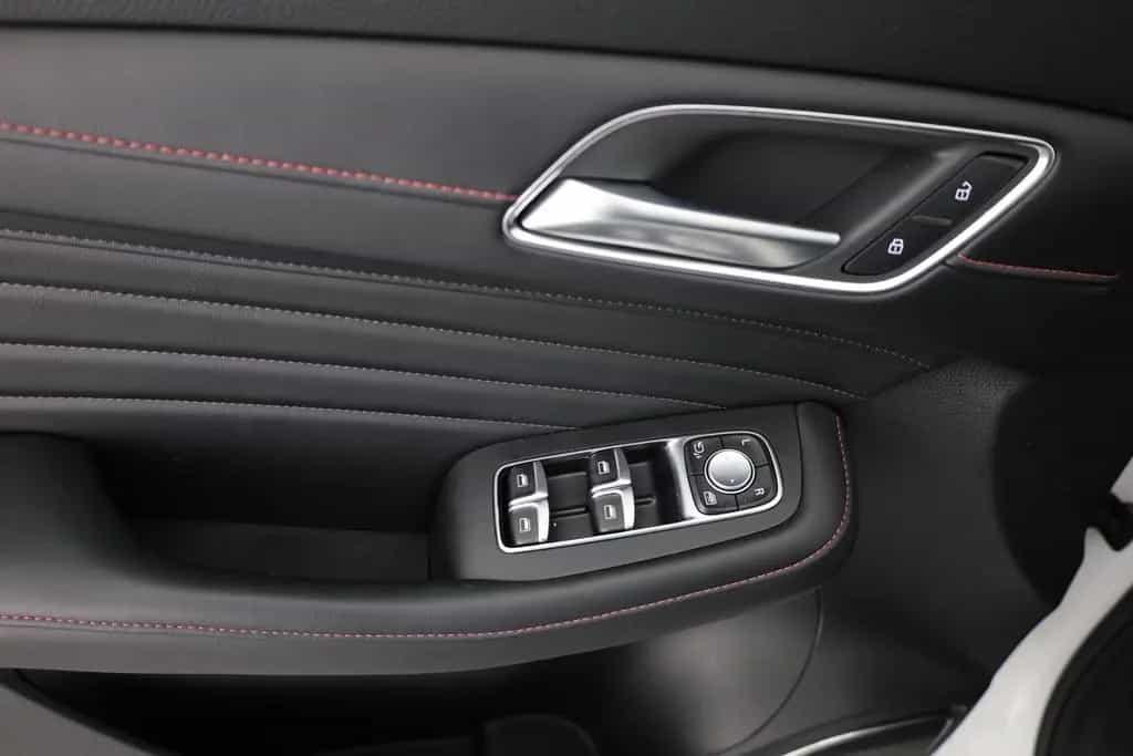 MG HS 1.5 T-GDI Luxury Aut. LED ACC Pano Navi 03/2024-photo-22