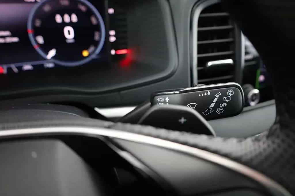 Skoda Karoq 1.5 TSI DSG LED ACC Navi Kamera AHK 10/2025-photo-17