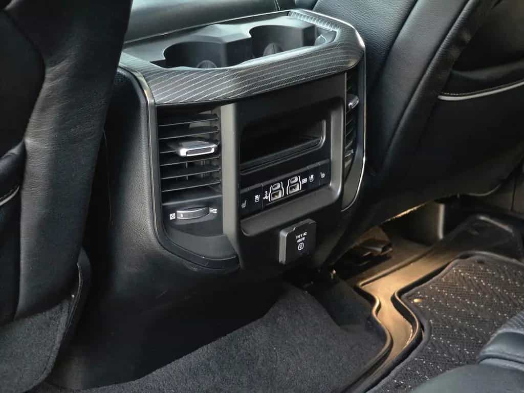Dodge RAM 1500 5.7 4x4 Limited LED ACC H&K Pano Luftf. 07/2018-photo-26