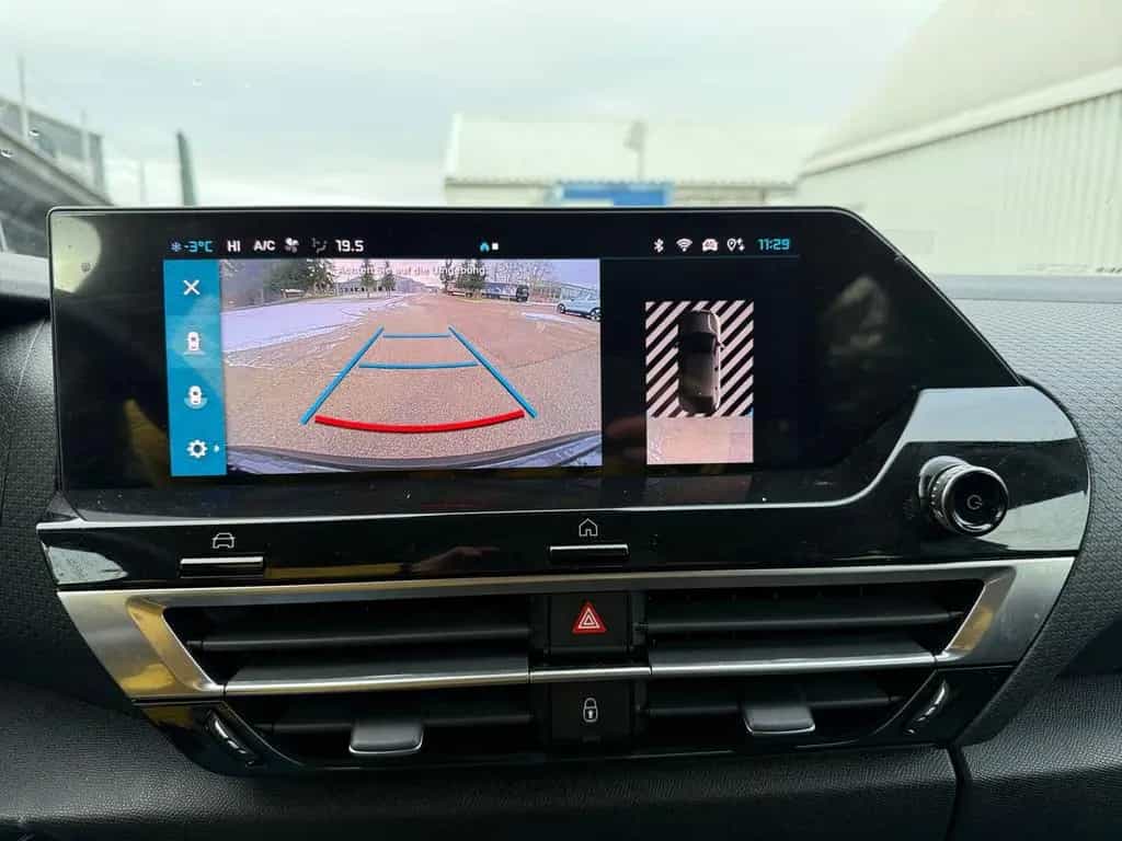 Citroën C4 Shine S&S NAVI+360° R-KAMERA+HEAD-UP DISPLAY 11/2023-photo-18