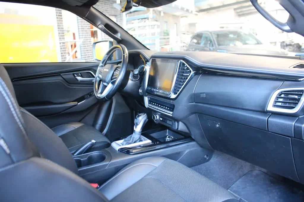 Isuzu D-Max Space Cab 4WD LSE AHK 3500KG 08/2022-photo-10