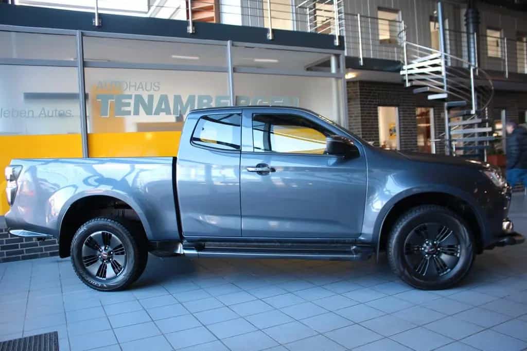 Isuzu D-Max Space Cab 4WD LSE AHK 3500KG 08/2022-photo-2