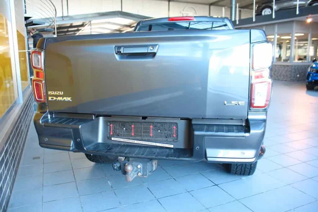 Isuzu D-Max Space Cab 4WD LSE AHK 3500KG 08/2022-photo-3