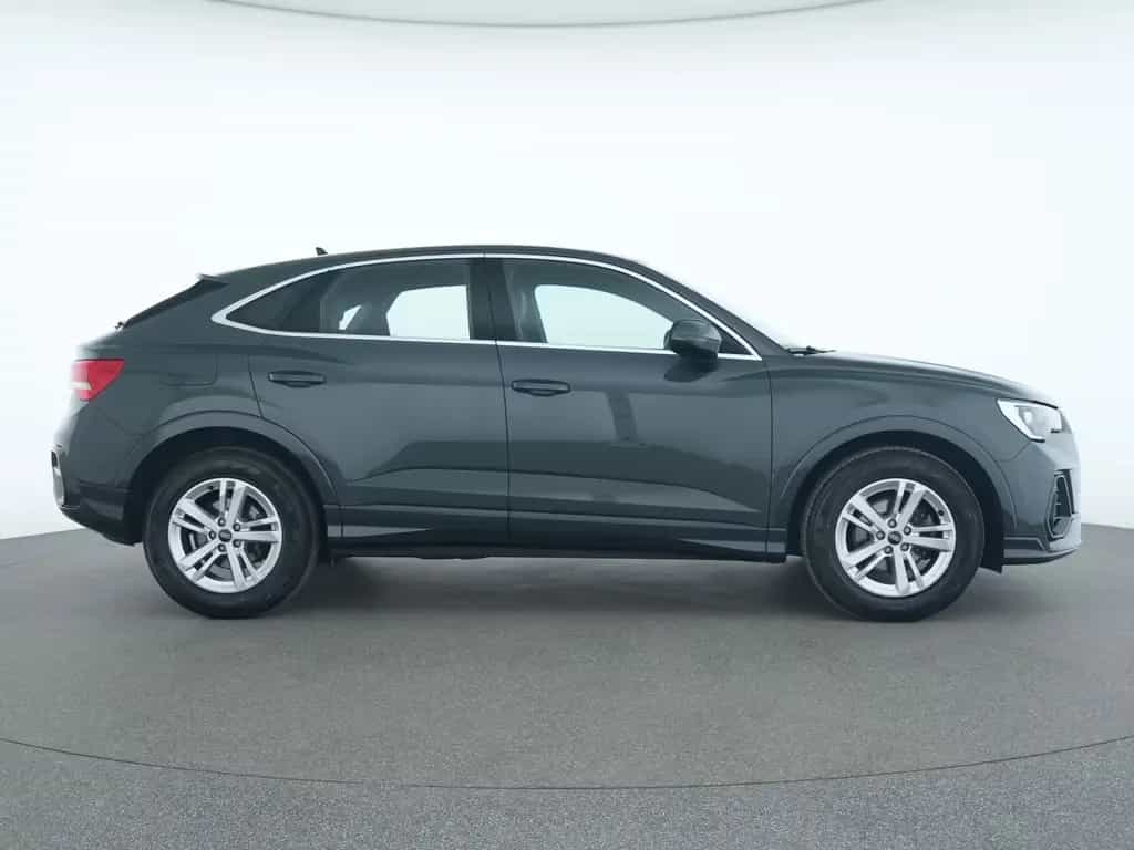 Audi Q3 Sportback LED|Navi|Schiebedach|Einparkhilfe 09/2021-photo-5