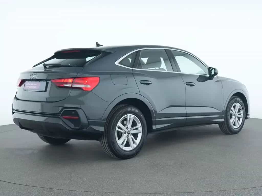 Audi Q3 Sportback LED|Navi|Schiebedach|Einparkhilfe 09/2021-photo-6
