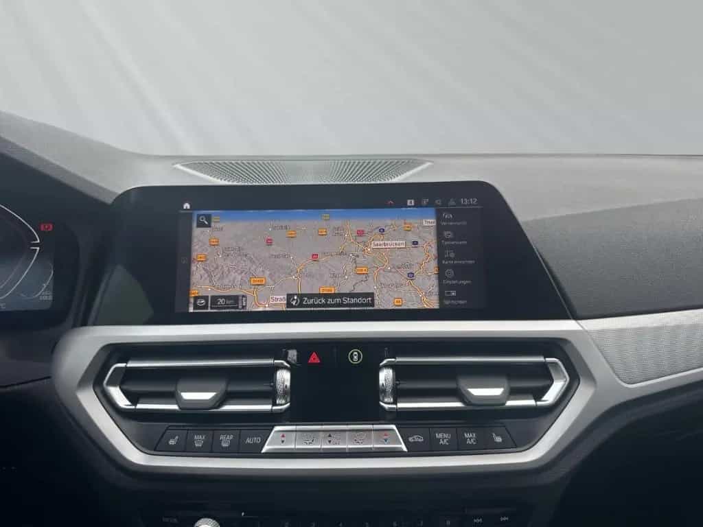 BMW 320 d xDrive touring Panorama AHK LC Prof 03/2022-photo-10