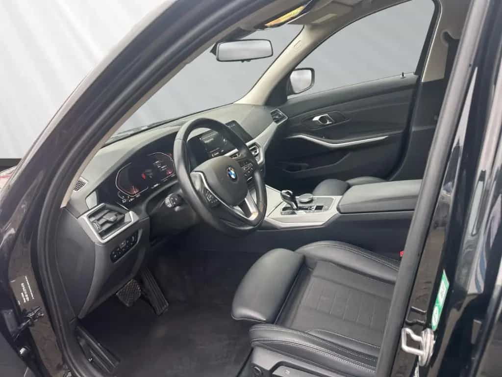 BMW 320 d xDrive touring Panorama AHK LC Prof 03/2022-photo-7