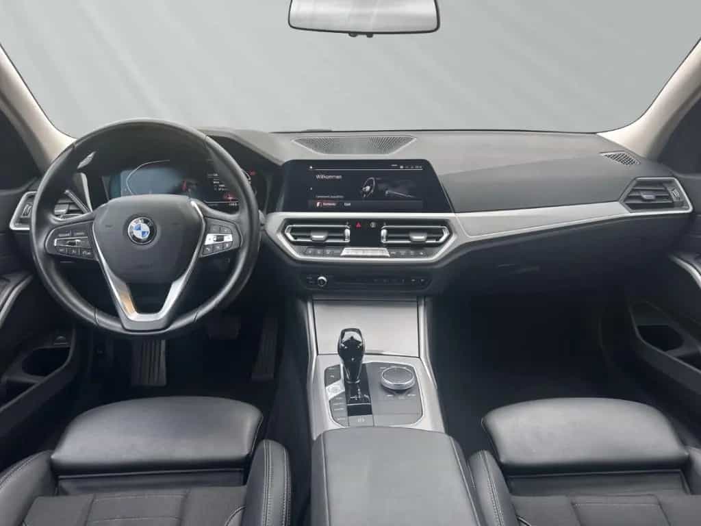 BMW 320 d xDrive touring Panorama AHK LC Prof 03/2022-photo-9