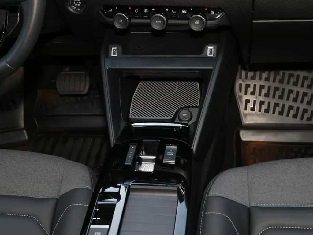 Citroën C4 1.2 PureTech 130 Shine Sitzh./ Klimaau./ PDC 10/2023-photo-10