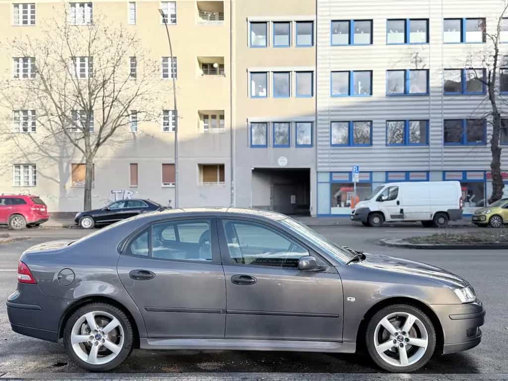 Saab 9-3 1.9 TiD*ARC*SPORT *AUTOMATIK*S-DACH*XENON* 01/2005-photo-1