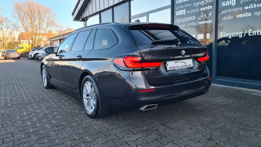 BMW 5 Series 520d T - SHADOW - ASSISTS - CAM - 8 x ALU 10/2022-photo-4