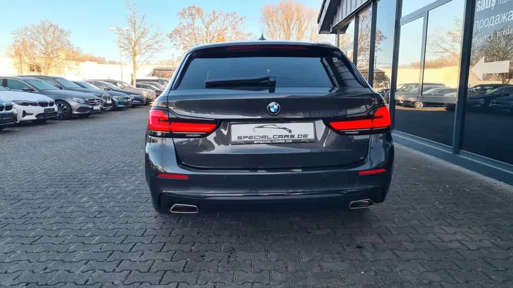 BMW 5 Series 520d T - SHADOW - ASSISTS - CAM - 8 x ALU 10/2022-photo-5