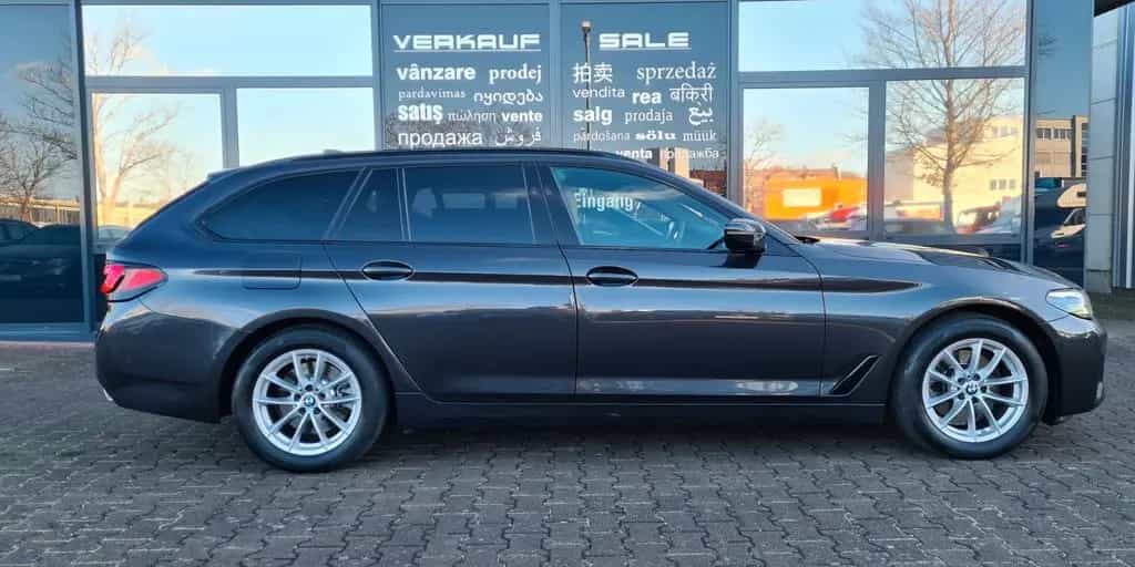 BMW 5 Series 520d T - SHADOW - ASSISTS - CAM - 8 x ALU 10/2022-photo-8