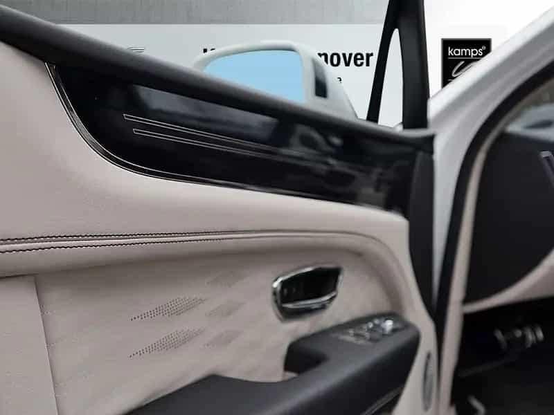 Bentley Bentayga V8 EWB Azure *Airline Seats*B&O* 01/2025-photo-11