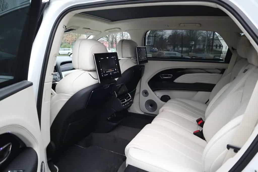 Bentley Bentayga V8 EWB Azure *Airline Seats*B&O* 01/2025-photo-18