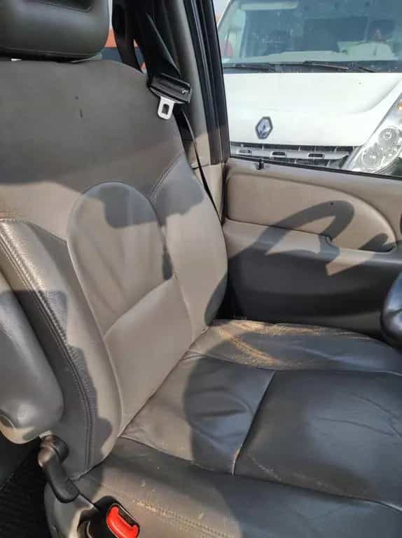 Chrysler Voyager 2.5 CRD cat LX 06/2004-photo-10