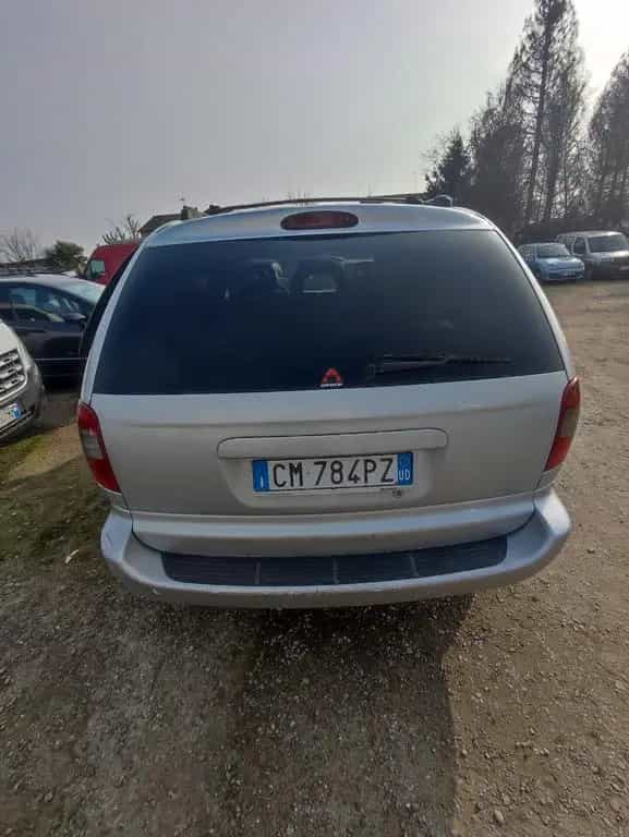 Chrysler Voyager 2.5 CRD cat LX 06/2004-photo-4