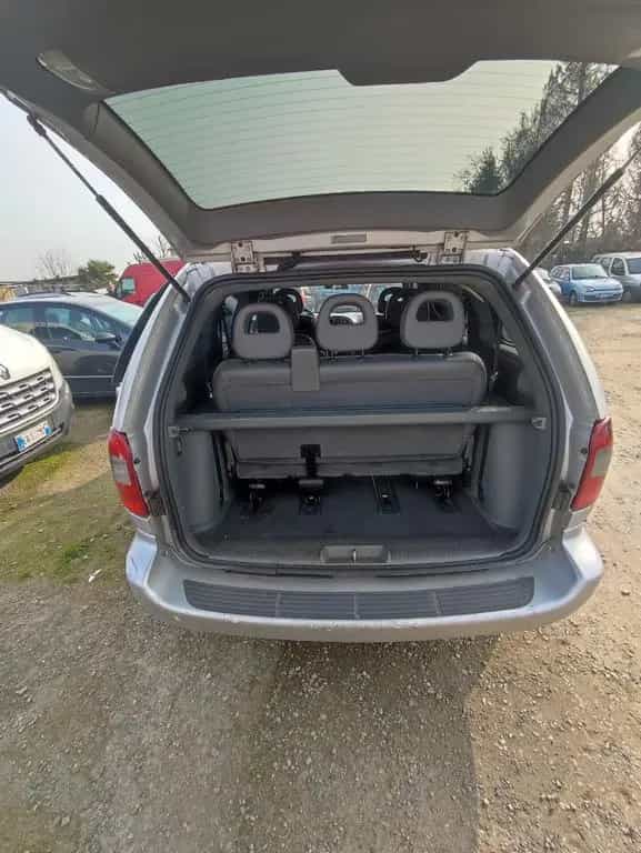 Chrysler Voyager 2.5 CRD cat LX 06/2004-photo-8