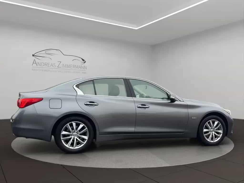 Infiniti Q50 2.2D LEDER/LED/NAVI/CAM/KEY 09/2016-photo-3