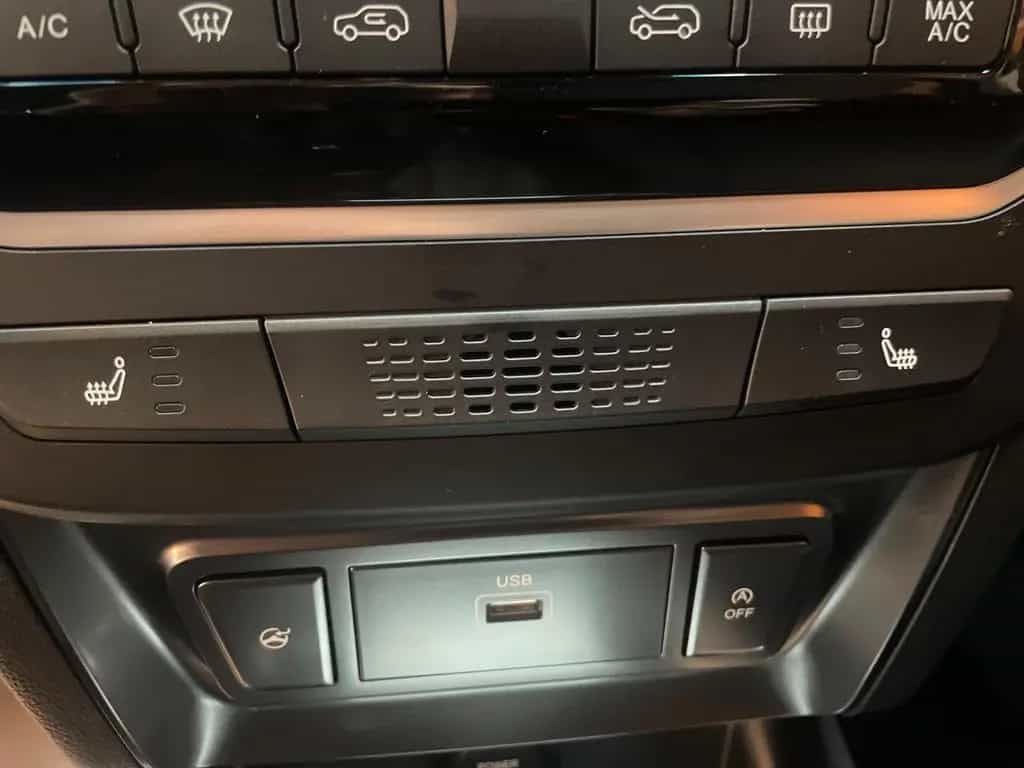 KGM Tivoli Essential 1.5 T 163 PS Navi/Kamera/PDC null-photo-18