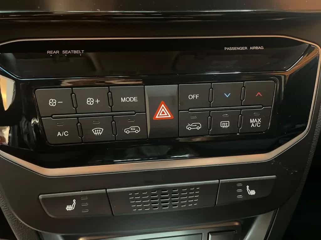 KGM Tivoli Essential 1.5 T 163 PS Navi/Kamera/PDC null-photo-19
