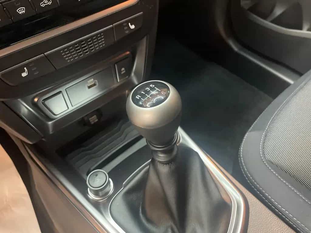 KGM Tivoli Essential 1.5 T 163 PS Navi/Kamera/PDC null-photo-26