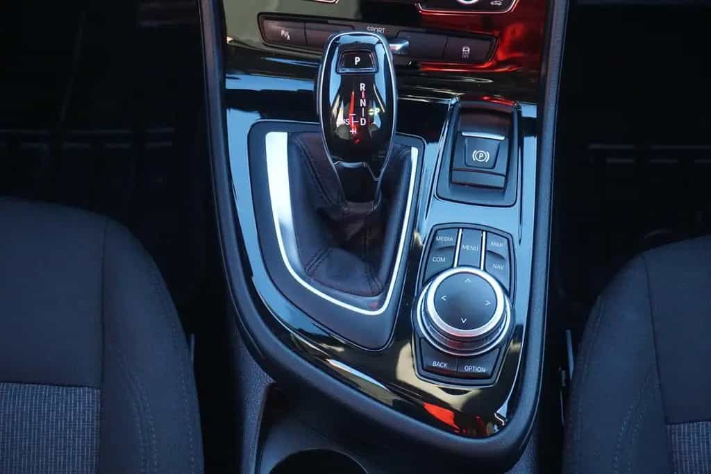 BMW 2 Series 220i Active Tourer Advantage LED Navi AHK PDC 06/2018-photo-17