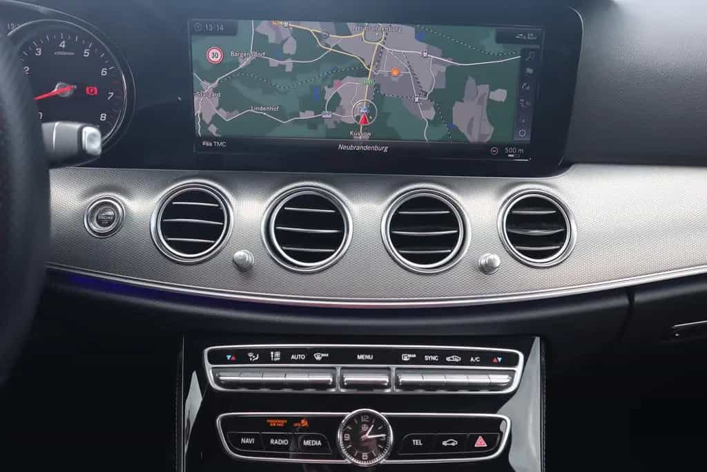 Mercedes-Benz E 200 E200 T-Modell Avantgarde LED Navi Totwinkel DAB 10/2017-photo-12