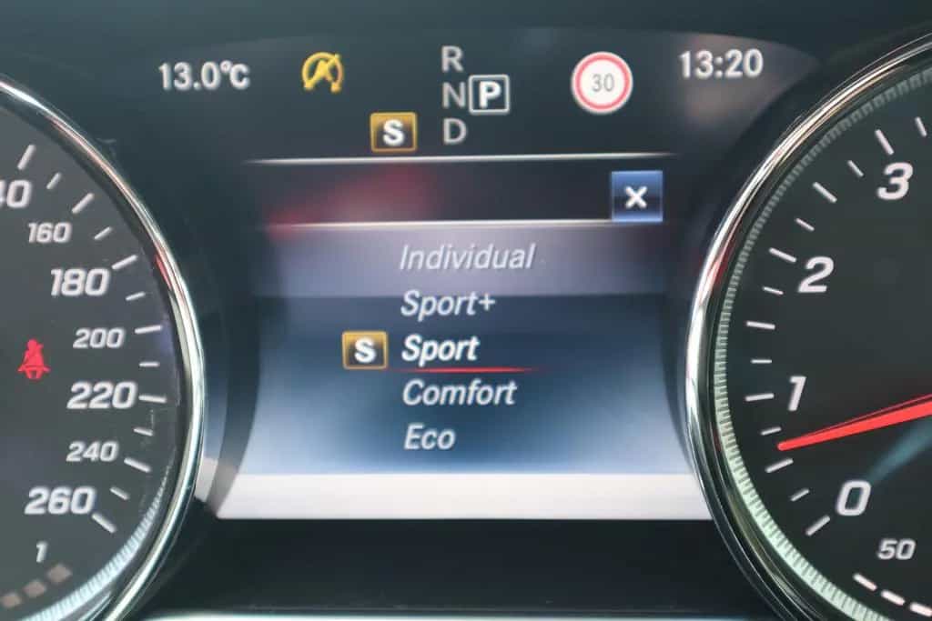 Mercedes-Benz E 200 E200 T-Modell Avantgarde LED Navi Totwinkel DAB 10/2017-photo-15