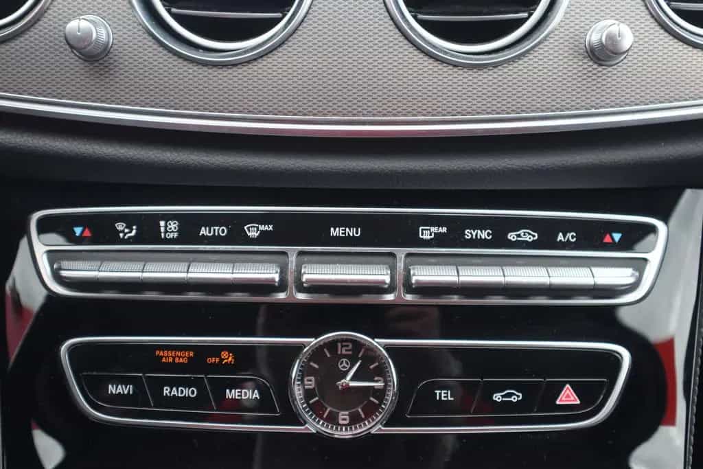 Mercedes-Benz E 200 E200 T-Modell Avantgarde LED Navi Totwinkel DAB 10/2017-photo-25