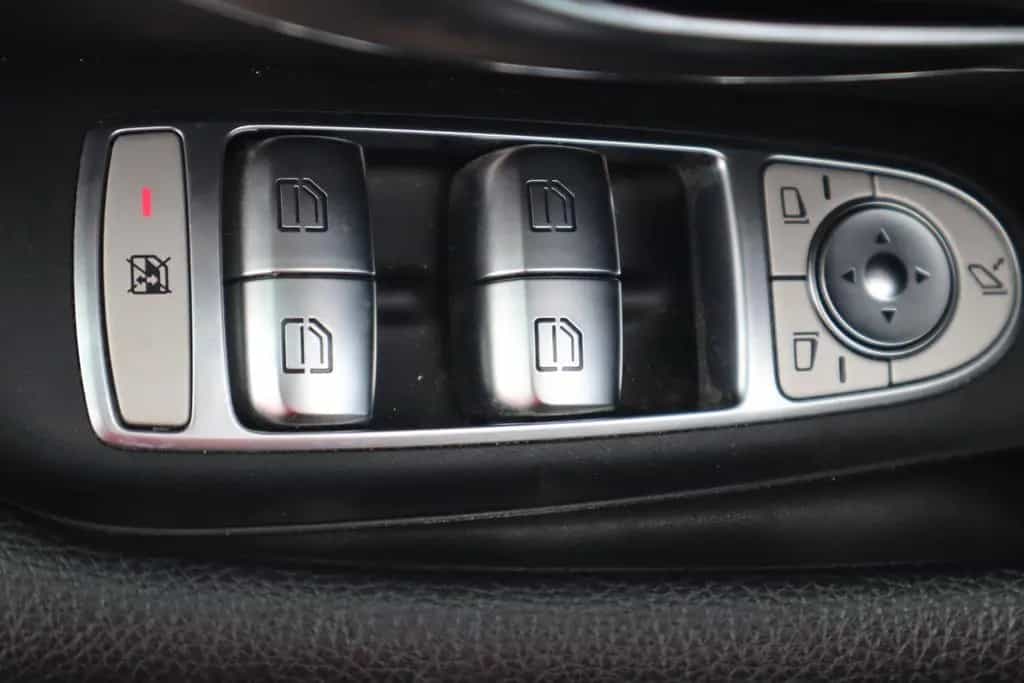Mercedes-Benz E 200 E200 T-Modell Avantgarde LED Navi Totwinkel DAB 10/2017-photo-27