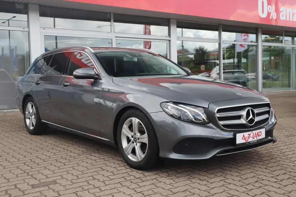Mercedes-Benz E 200 E200 T-Modell Avantgarde LED Navi Totwinkel DAB 10/2017-photo-3