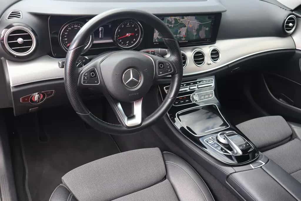 Mercedes-Benz E 200 E200 T-Modell Avantgarde LED Navi Totwinkel DAB 10/2017-photo-7