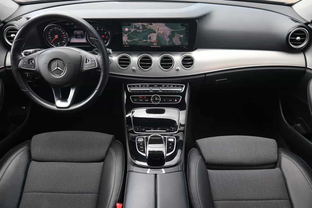 Mercedes-Benz E 200 E200 T-Modell Avantgarde LED Navi Totwinkel DAB 10/2017-photo-9