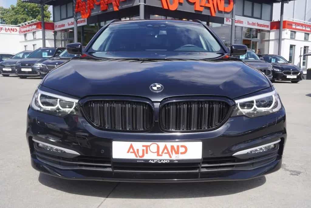 BMW 520 d Touring Aut. LED Navi AHK Sitzheizung PDC 12/2017-photo-1