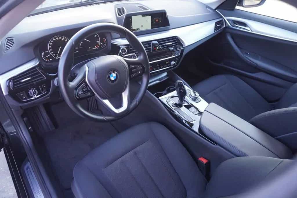 BMW 520 d Touring Aut. LED Navi AHK Sitzheizung PDC 12/2017-photo-11