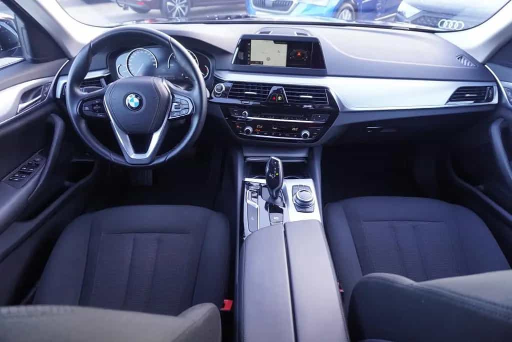 BMW 520 d Touring Aut. LED Navi AHK Sitzheizung PDC 12/2017-photo-15