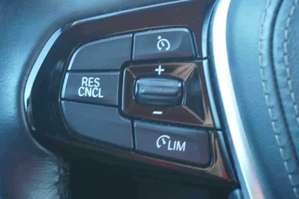 BMW 520 d Touring Aut. LED Navi AHK Sitzheizung PDC 12/2017-photo-22
