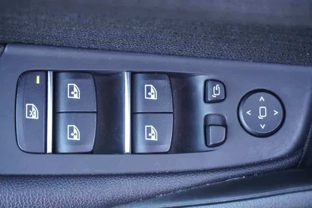 BMW 520 d Touring Aut. LED Navi AHK Sitzheizung PDC 12/2017-photo-24