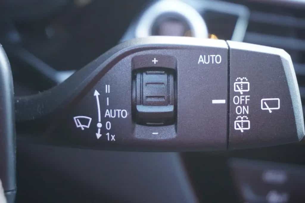 BMW 520 d Touring Aut. LED Navi AHK Sitzheizung PDC 12/2017-photo-28