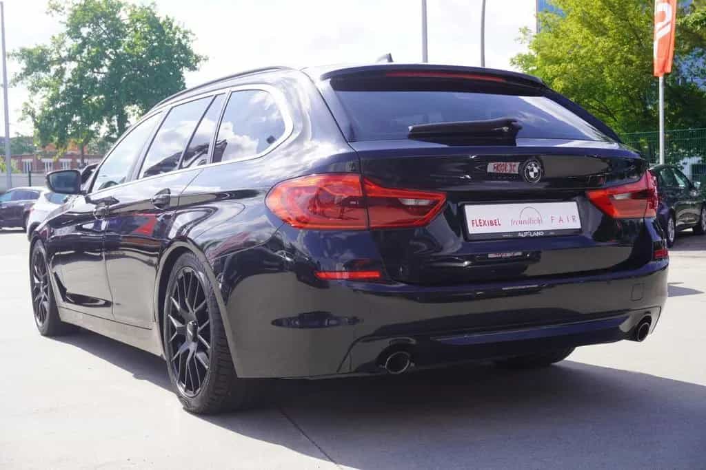 BMW 520 d Touring Aut. LED Navi AHK Sitzheizung PDC 12/2017-photo-4