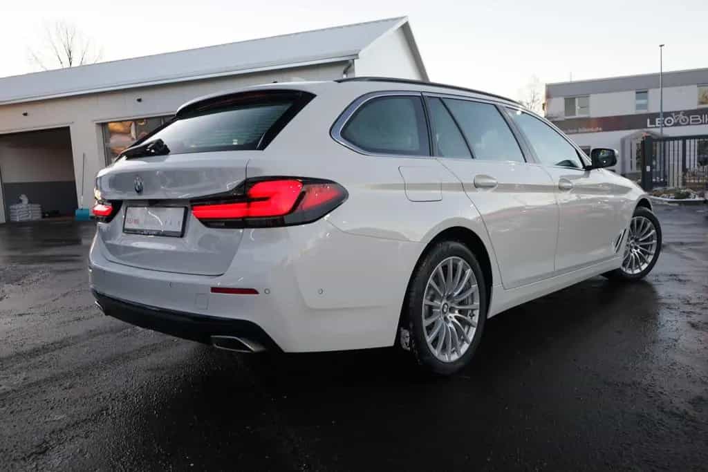 BMW 5 Series 520d Touring Aut. LED Navi Leder Kamera ACC DAB 09/2022-photo-16