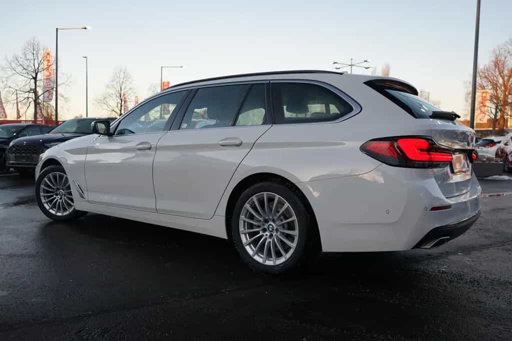 BMW 5 Series 520d Touring Aut. LED Navi Leder Kamera ACC DAB 09/2022-photo-4