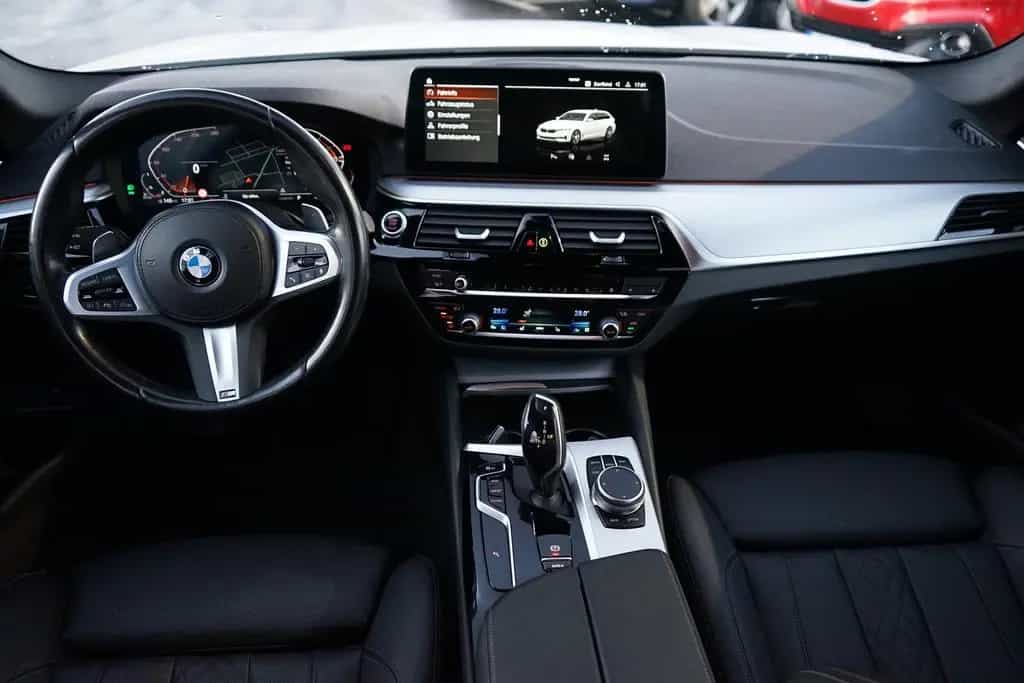 BMW 5 Series 520d Touring Aut. LED Navi Leder Kamera ACC DAB 09/2022-photo-6