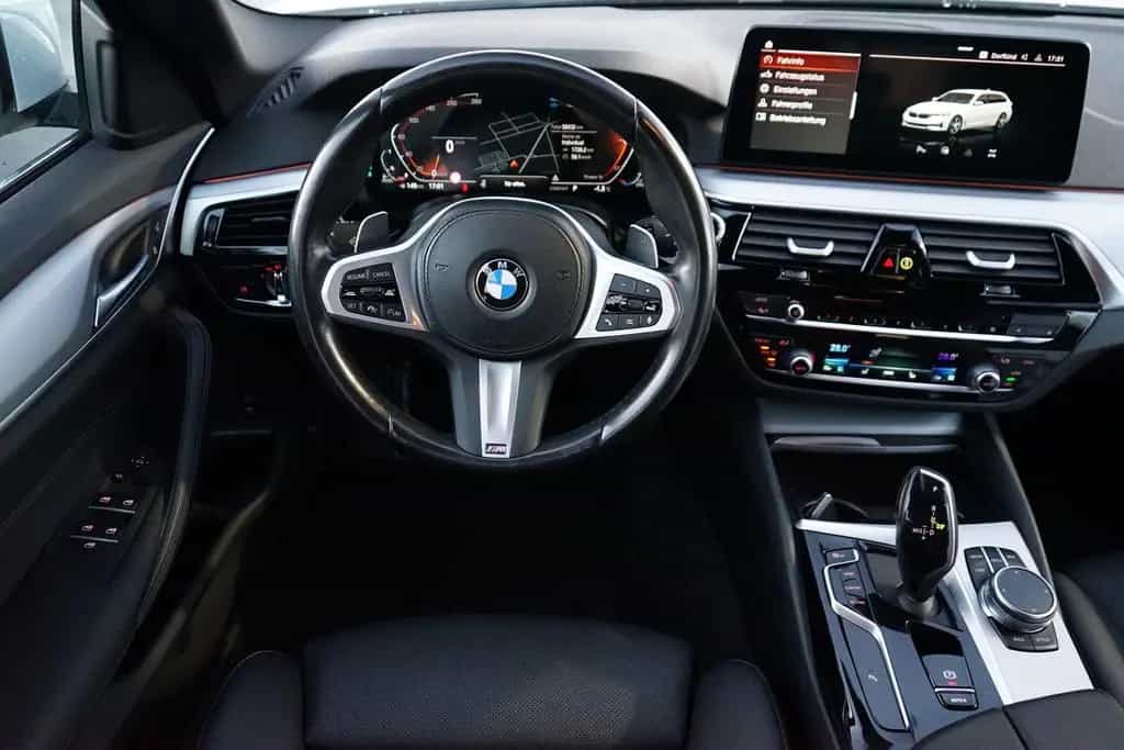 BMW 5 Series 520d Touring Aut. LED Navi Leder Kamera ACC DAB 09/2022-photo-9