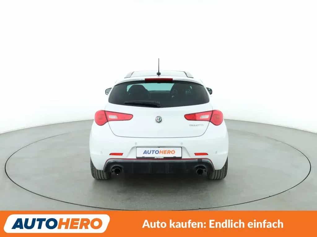 Alfa Romeo Giulietta 1.8 Turbo Veloce *NAVI*PDC*TEMPO*SHZ* 08/2018-photo-3
