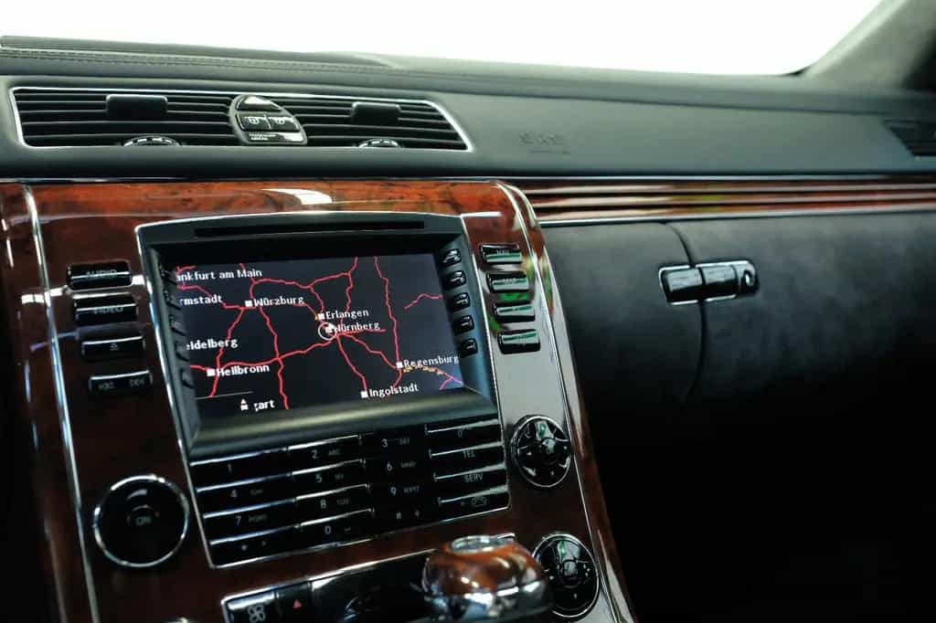 Maybach 57 /SOLARMODUL/DISTRONIC/KLAPPTISCH 08/2003-photo-14