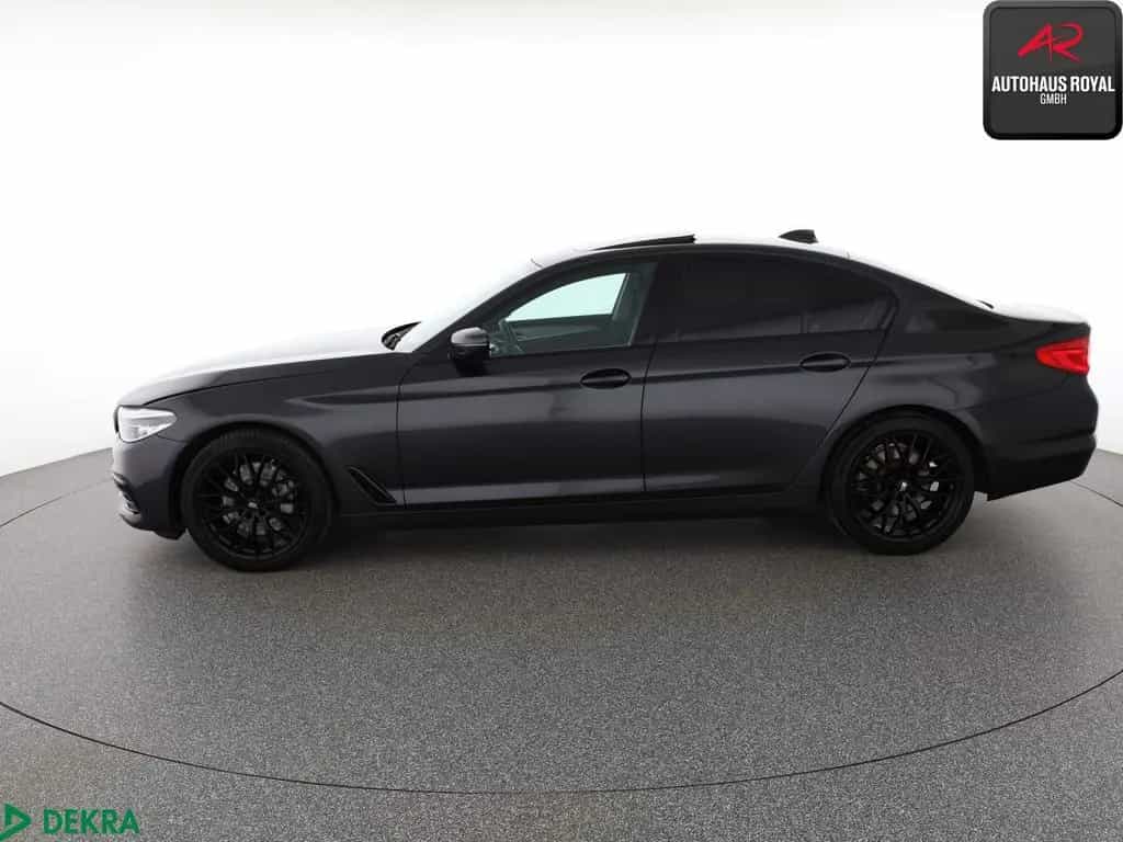 BMW 5 Series 530 i xDrive SPORT LINE SHADOW KAMERA,HUD,SH,AHK 06/2021-photo-1