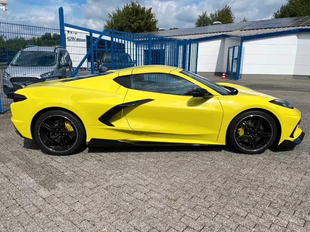 Corvette C8 STINGRAY 3LT V8 6.2 Z51 70 JAHRE (2023) DT.M. 08/2022-photo-2