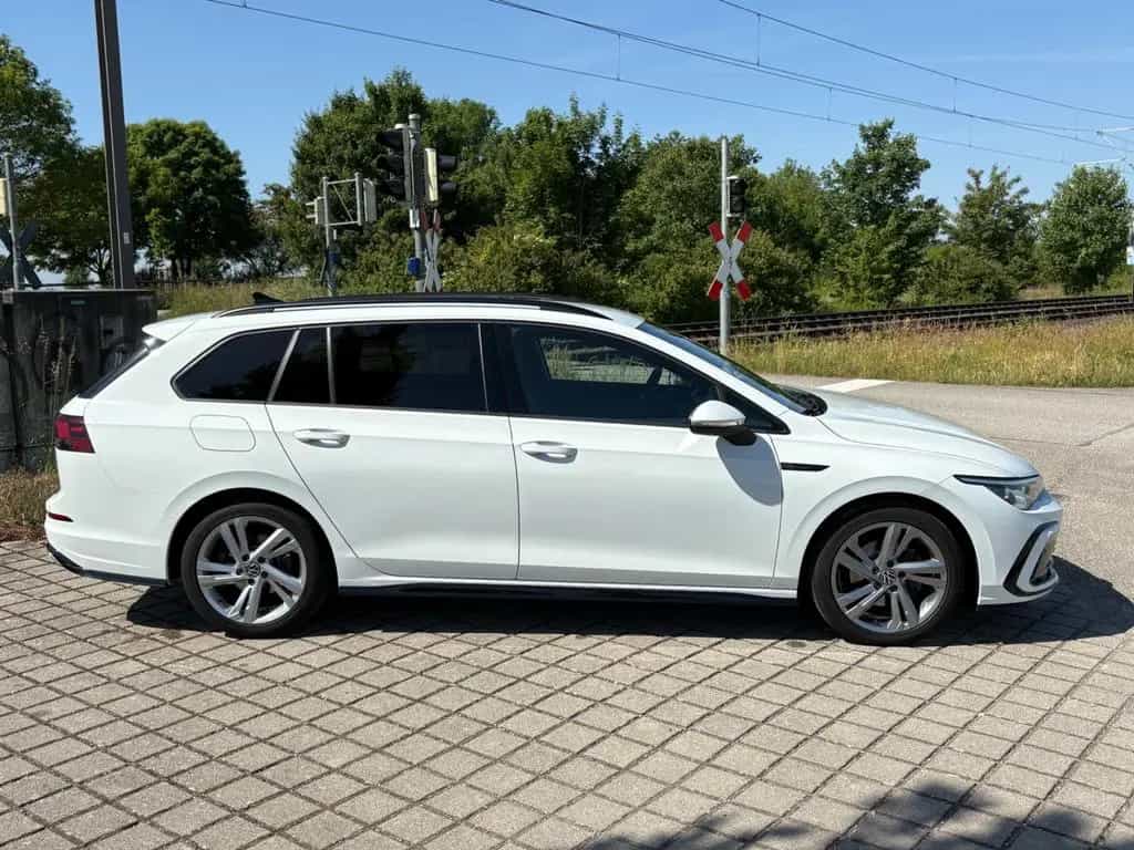 Volkswagen Golf 1.5 eTSI OPF 110kW DSG R-Line Variant R... 06/2021-photo-2